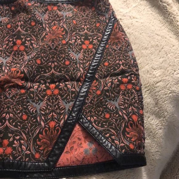Express Mini Skirt - Picture 3 of 5